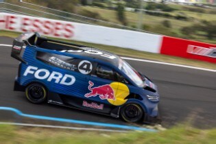 SuperVan 4.2 at Bathurst